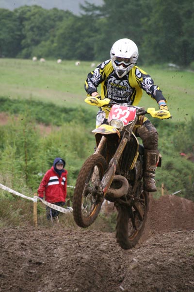 WEC08_PaulEdmondsonInRain